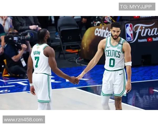 骑士与凯尔特人第三场精彩回放全程回顾与赛后分析 骑士与凯尔特人第三场精彩回放全程回顾与赛后分析